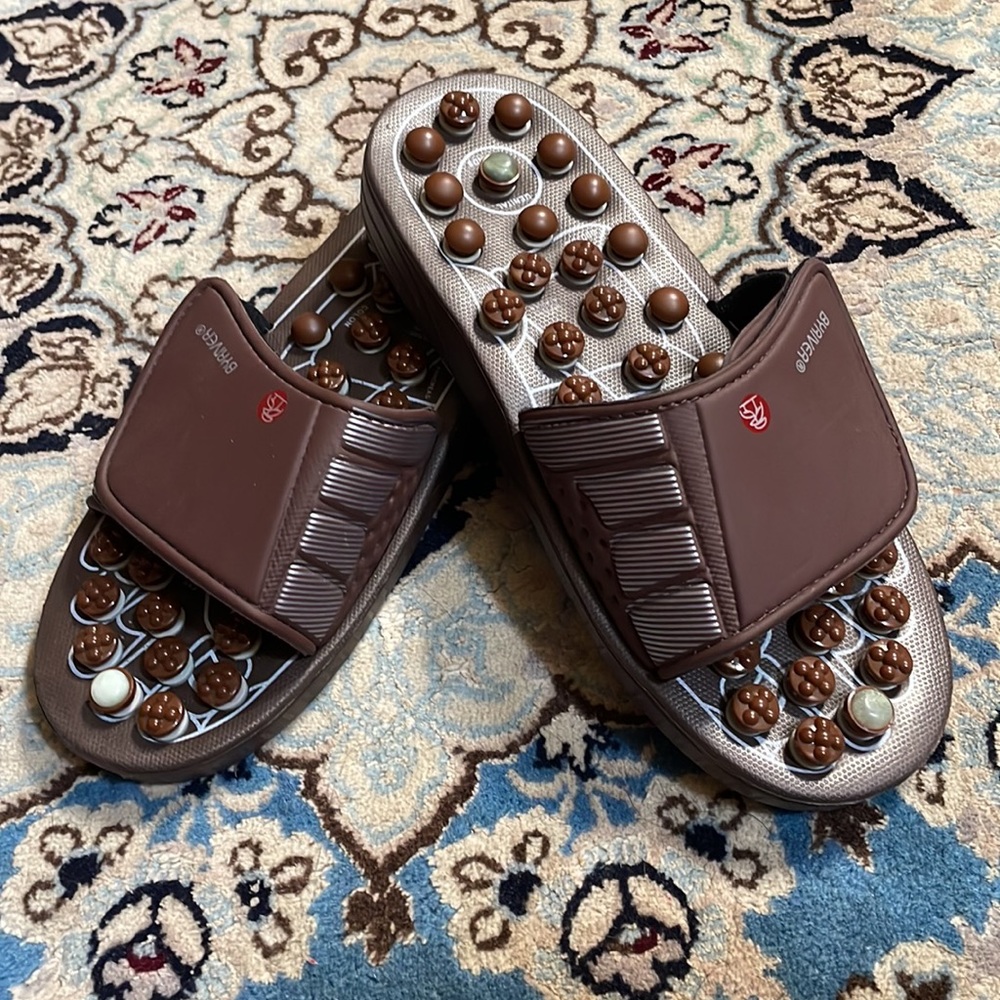 BYRIVER Foot Massage Slippers Therapy Massager Walk Stone Shoes NWOT